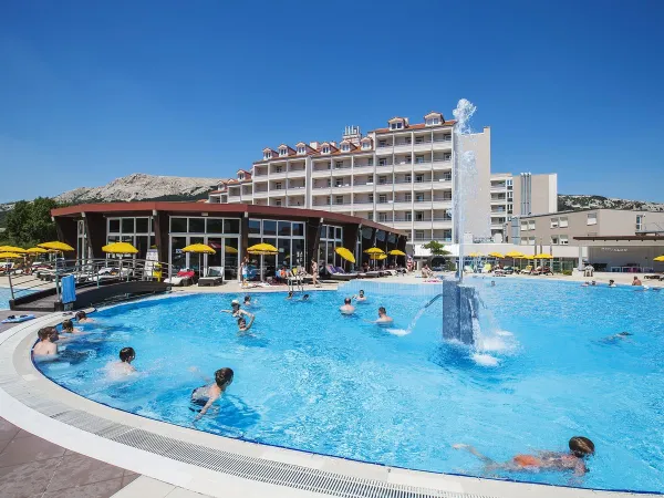 Das Schwimmbad auf dem Roan Campingplatz Baška Camping Resort.