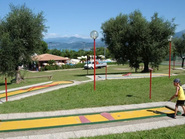 Minigolf auf dem Campingplatz Roan Delle Rose.