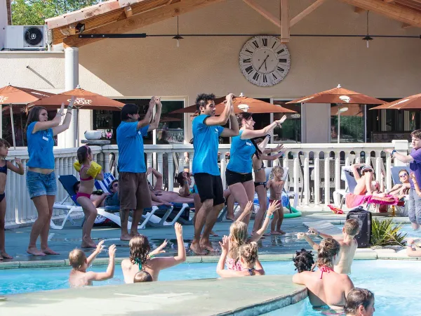 Pool-Animation auf dem Campingplatz Roan La Grand Terre.