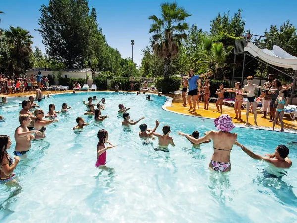 Wassergymnastik auf dem Roan Campingplatz Les Sablines.