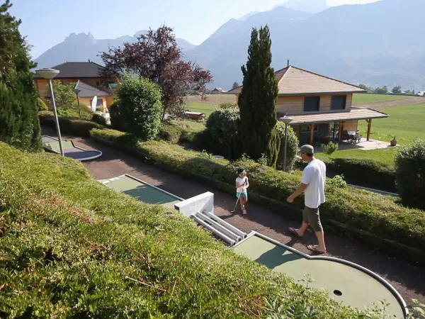 Minigolfplatz auf dem Campingplatz Roan L'Ideal.