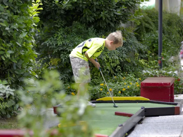 Minigolf auf dem Campingplatz Roan Ca'Savio.