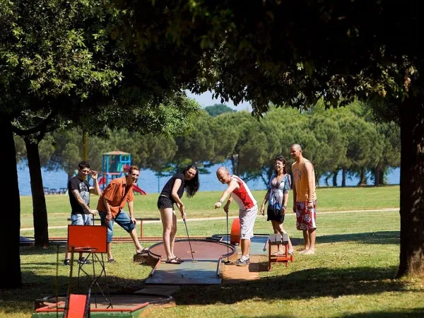 Minigolf im Roan camping Park Umag.