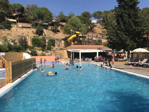 Schwimmbad auf dem Roan Campingplatz Cala Canyelles.