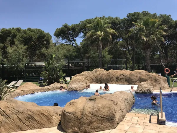 Pool-Atmosphäre auf dem Roan-Campingplatz Bella Terra.