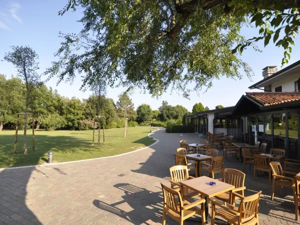 Terrasse auf dem Campingplatz Roan Turistico.