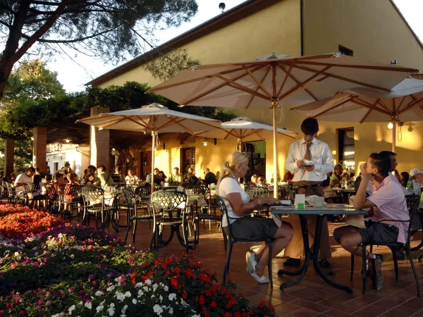 Terrasse am Abend in Roan caming Le Capanne.