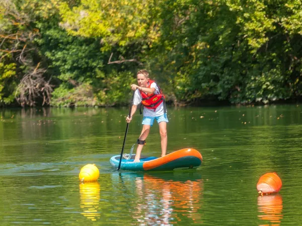 Supboarding in der Nähe von Roan camping Club Napoléon.