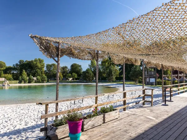 Lagunenpool auf dem Campingplatz Roan du Vieux Pont.