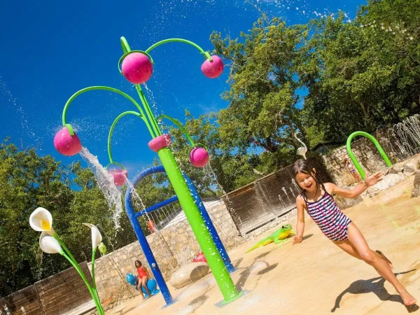 Wasserspielplatz auf dem Campingplatz Roan Le Ranc Davaine.