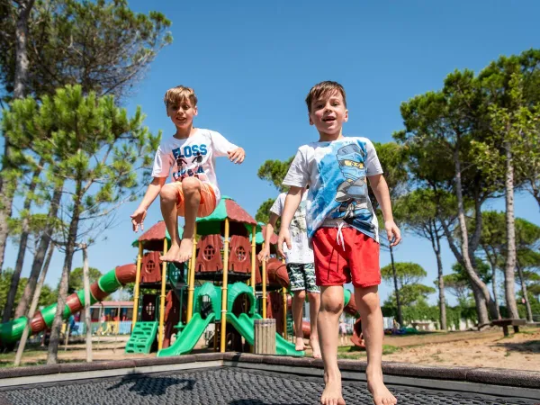 Ein Spielplatz auf dem Campingplatz Union Lido in Roan.