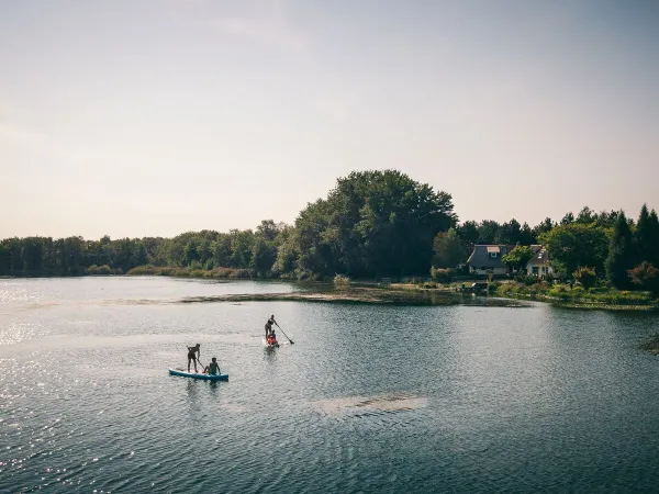 Suppen am Teich auf dem Roan Camping De Schatberg.