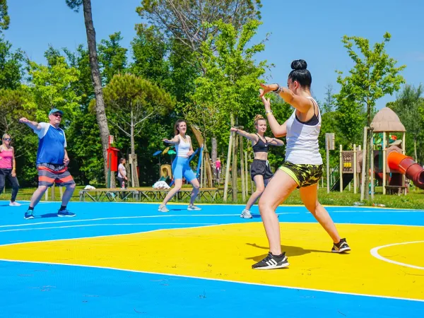 Aerobic auf dem Campingplatz Union Lido in Roan.