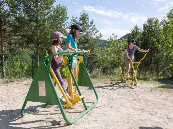 Spielplatz auf dem Campingplatz Roan Les Collines.