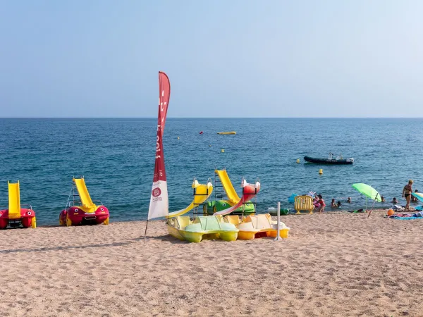 Pedalos auf dem Roan Campingplatz Caballo de Mar.