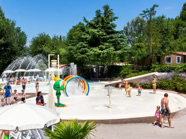 Baby-Lagune und Wasserpark auf dem Roan Camping Altomincio.