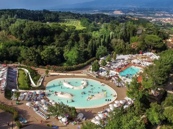 Übersicht Pool Roan Camping hu Norcenni Girasole Dorf.