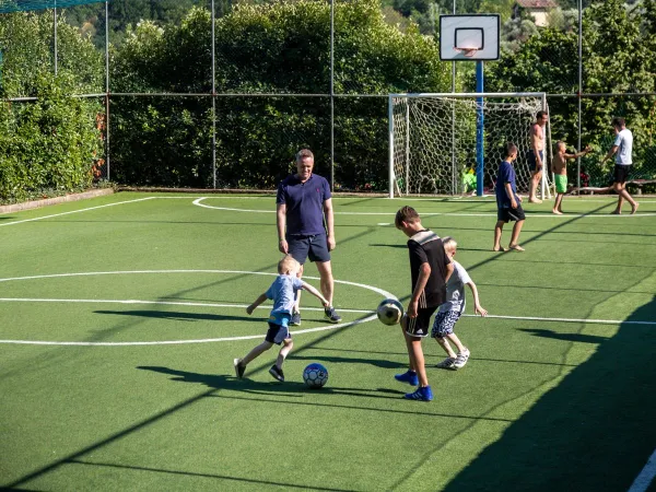 Multisportplatz auf dem Campingplatz Roan hu Norcenni Girasole Dorf.