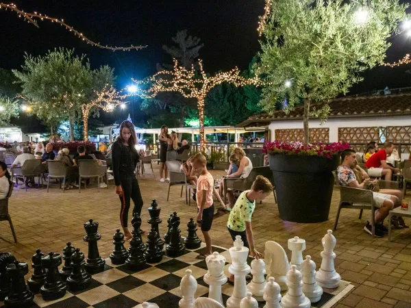 Schach auf dem Campingplatz Roan Norcenni Girasole.