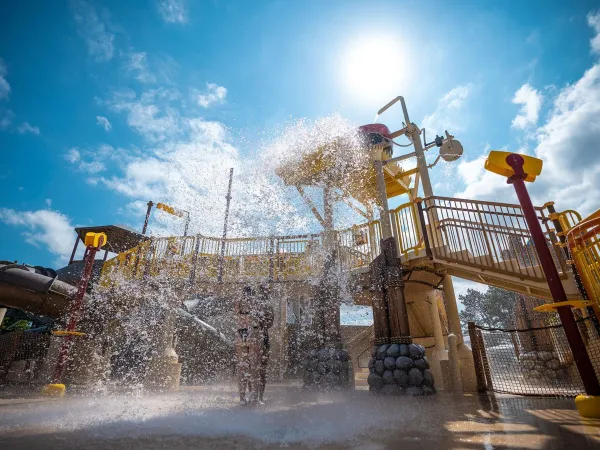 Wasserspielplatz auf dem Roan Campingplatz Le Vieux Port.