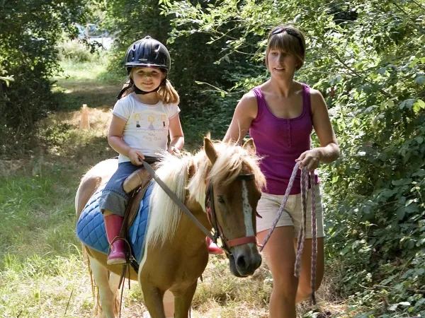 Reiten in der Nähe von Roan Camping Le Vieux Port.