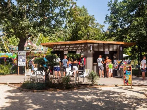 Verpflegungsstation auf dem Campingplatz Roan Le Pommier.