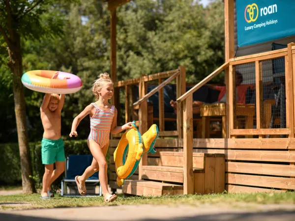 Spielen rund um die Unterkunft auf dem Roan Camping hu Altomincio Dorf.