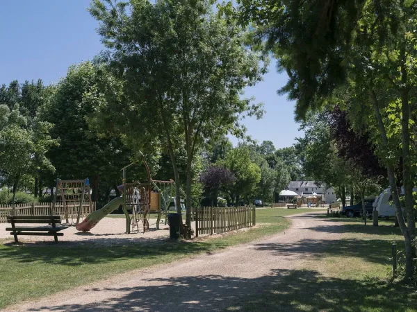 Wanderweg auf dem Roan-Campingplatz Domaine de la Brèche.