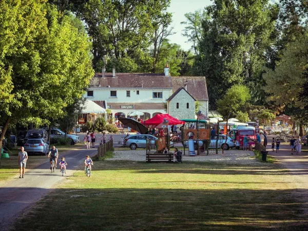 Zentrale Lage des Roan-Campingplatzes Domaine de la Brèche.