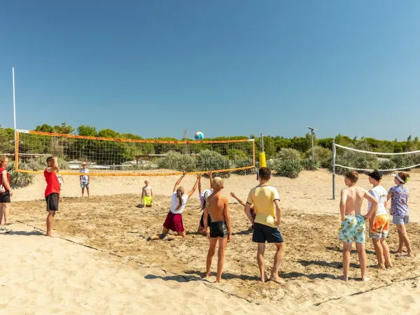 Beachvolleyball auf dem Campingplatz Roan Ca'Savio.