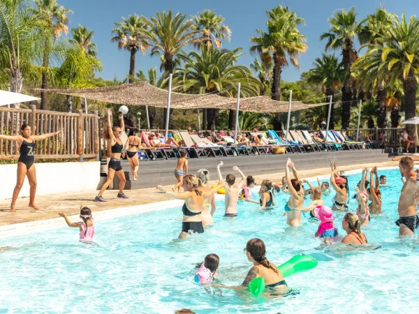 Wassergymnastik auf dem Campingplatz Roan La Baume.