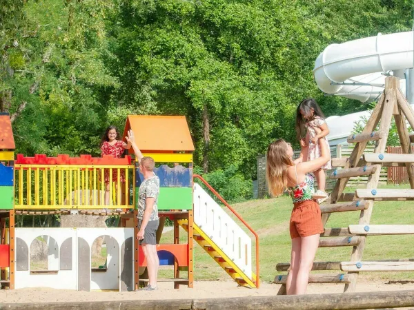 Spielplatz auf dem Roan-Campingplatz Le Ty Nadan.