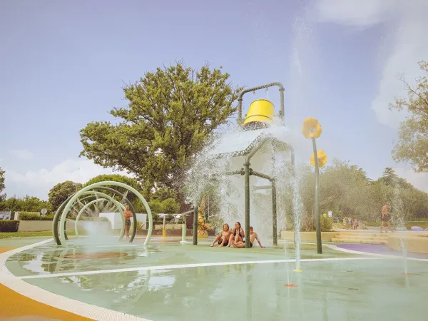 Wasserspielplatz auf dem Roan Camping Polari.