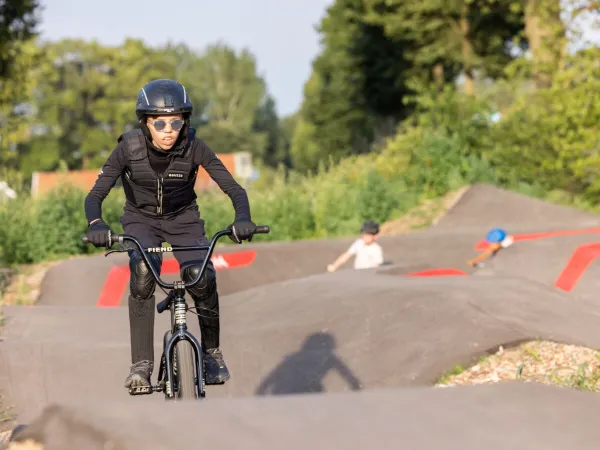 Fahrrad, Motorroller oder Cross-Track auf dem Roan Camping de Twee Bruggen.