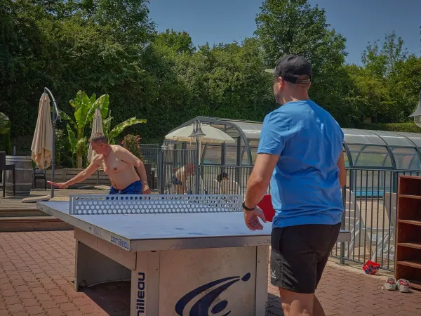 Tischtennis auf dem Campingplatz Roan Le Chêne Gris.