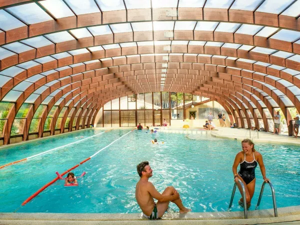 Das Hallenbad des Campingplatzes Roan Atlantic Club Montalivet.