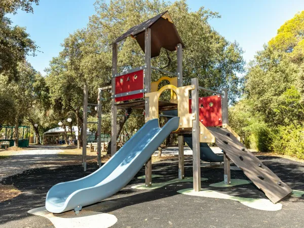 Kinderspielplatz auf dem Campingplatz Domaine Massereau in Roan.