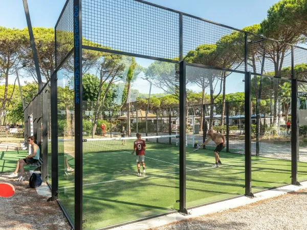 Padelplatz auf dem Campingplatz Roan Le Castellas.