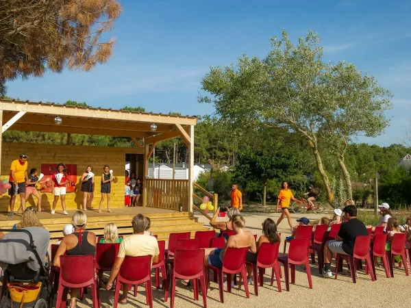 Kindervorstellung auf dem Campingplatz Les Chardons Bleus de la Turballe in Roan.