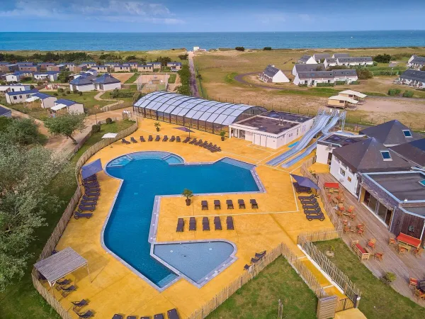 Die Poolanlage des Campingplatzes Les Chardons Bleus de la Turballe in Roan.
