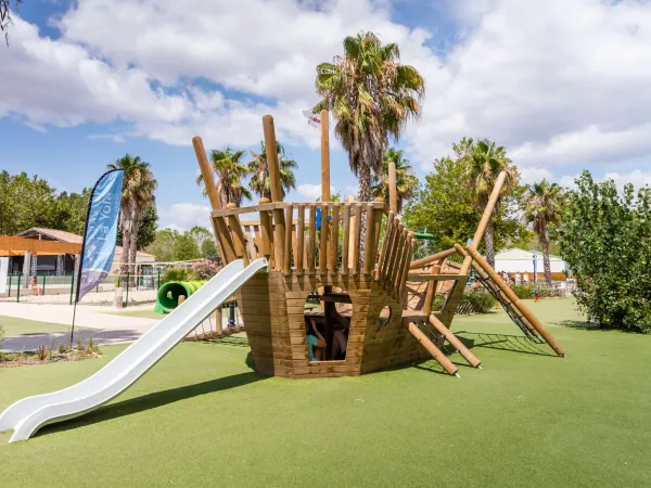 Spielplatz auf dem Campingplatz Roan Domaine de La Yole.