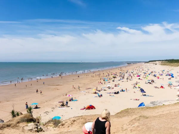 Strand 3 km vom Roan camping La Clairière