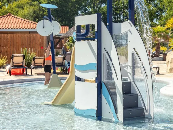 Wasserspielgeräte auf dem Campingplatz Roan Mayotte Vacances.