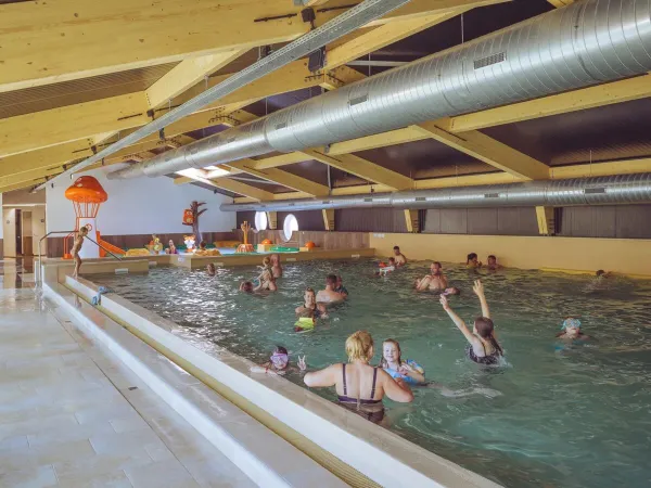 Beheiztes Hallenbad Roan camping Marvilla Parks Kaatsheuvel.