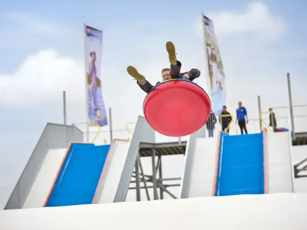 Sprung vom Tubbyjump auf dem Roan Camping Terspegelt.