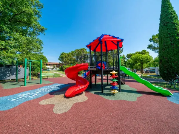 Der Spielplatz auf dem Roan Camping La Rocca Manerba.