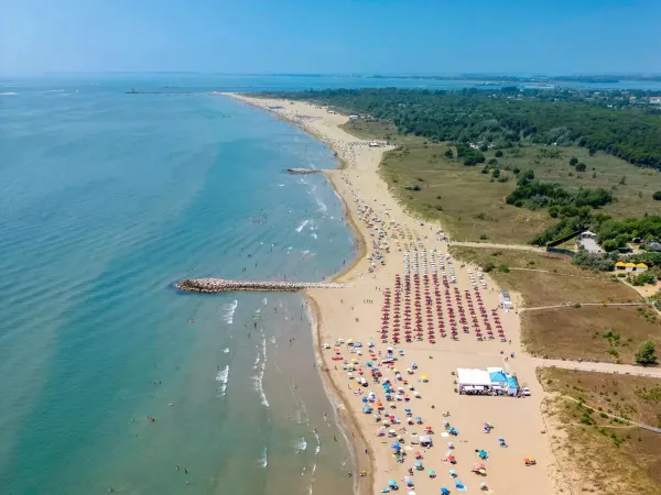 Der Strand des Campingplatzes Roan Ca'Savio.