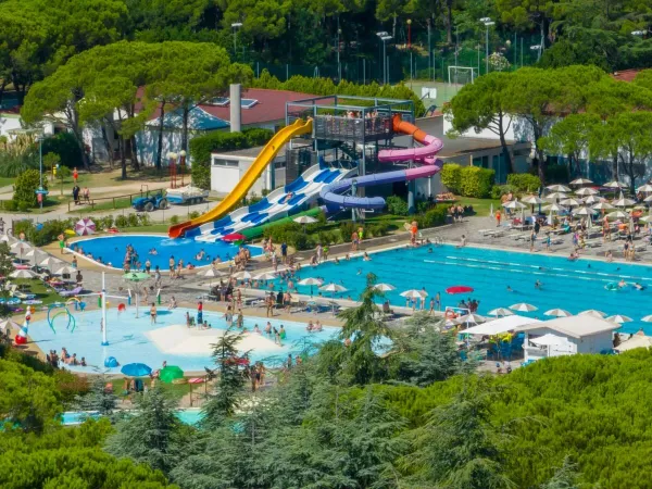 Der coole Poolkomplex auf dem Roan Campingplatz Marina Julia Camping Village.