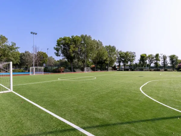 Fußballplatz auf dem Roan-Campingplatz Tanuta Primero.