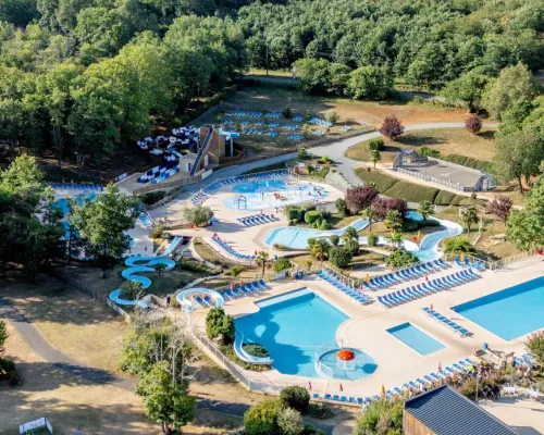 Neue Rutsche und Rennrutsche auf dem Campingplatz Saint Avit Loisirs in Roan.